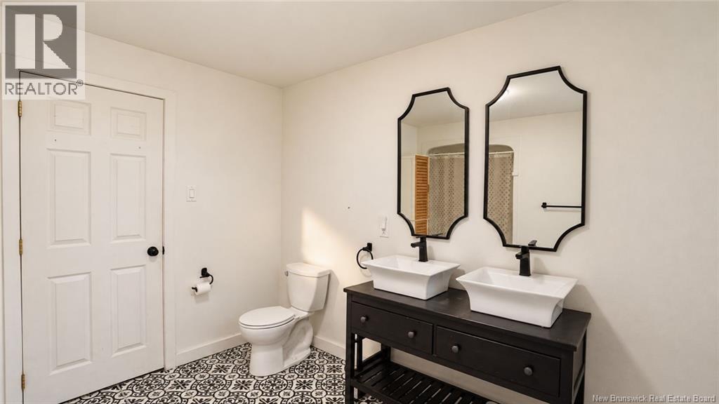 470 Riverside Drive - Image 25