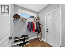 Family room/Fireplace - 510 Huron, Lasalle, ON N9J3Z4 Photo 14