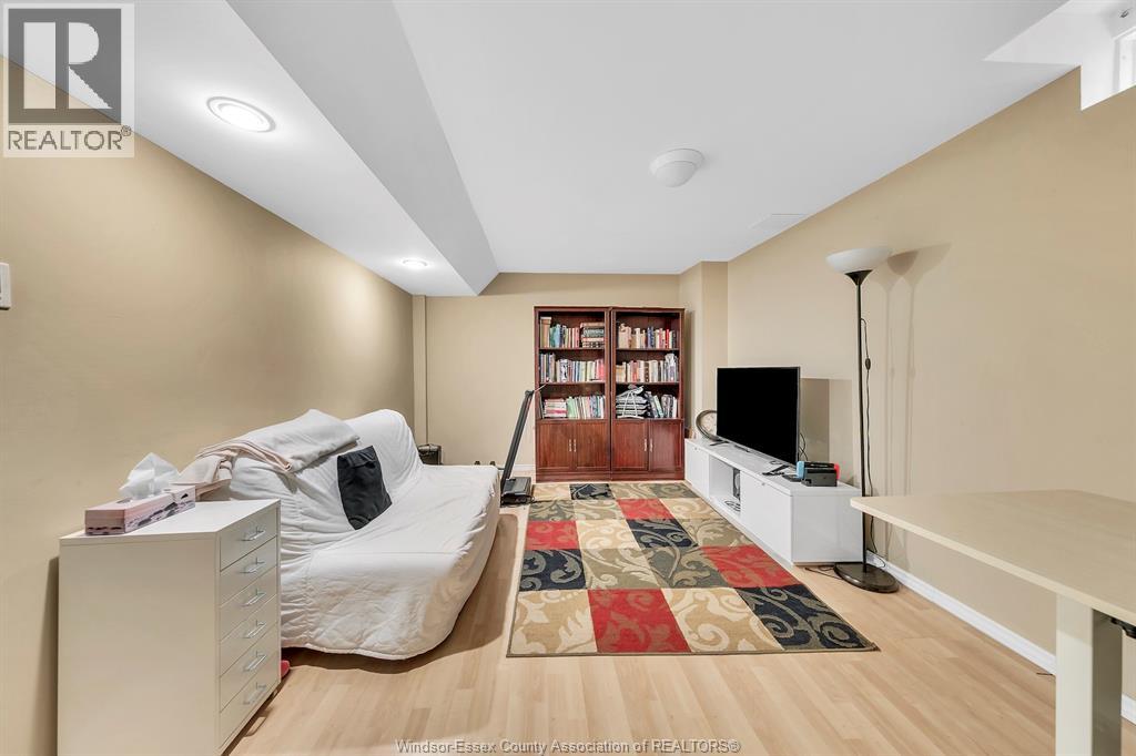 #46 35 TANIA CRESCENT - 16