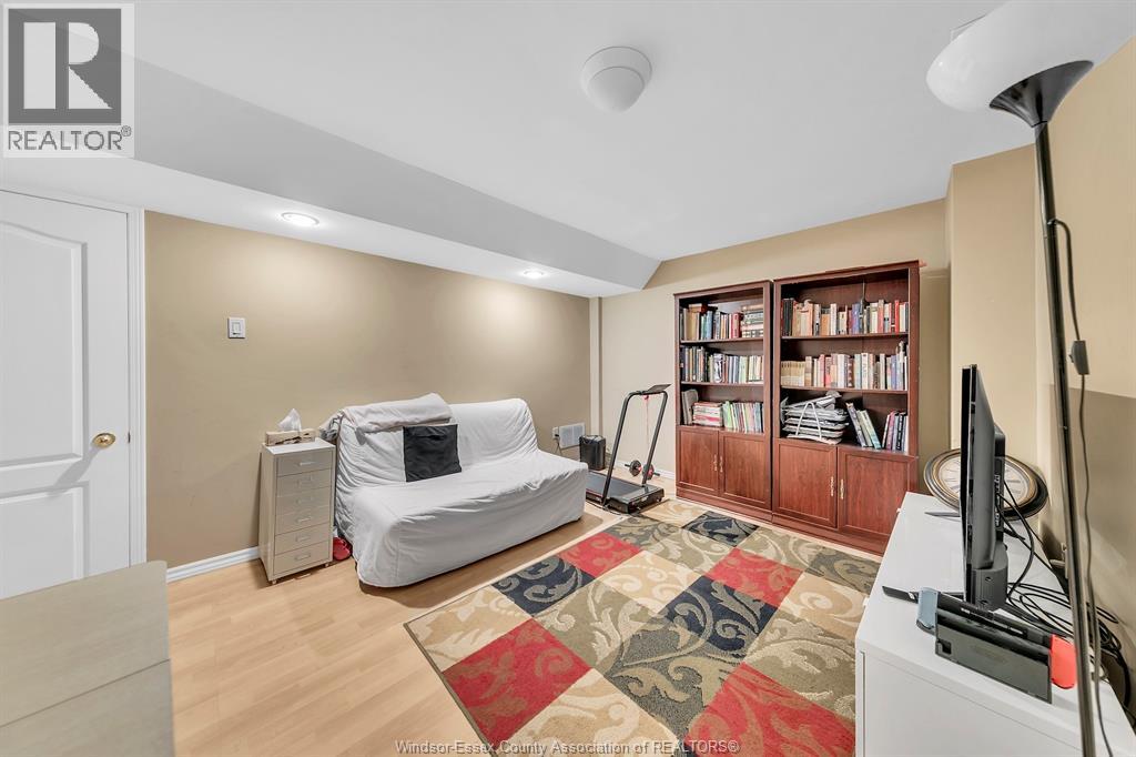 #46 35 TANIA CRESCENT - 17