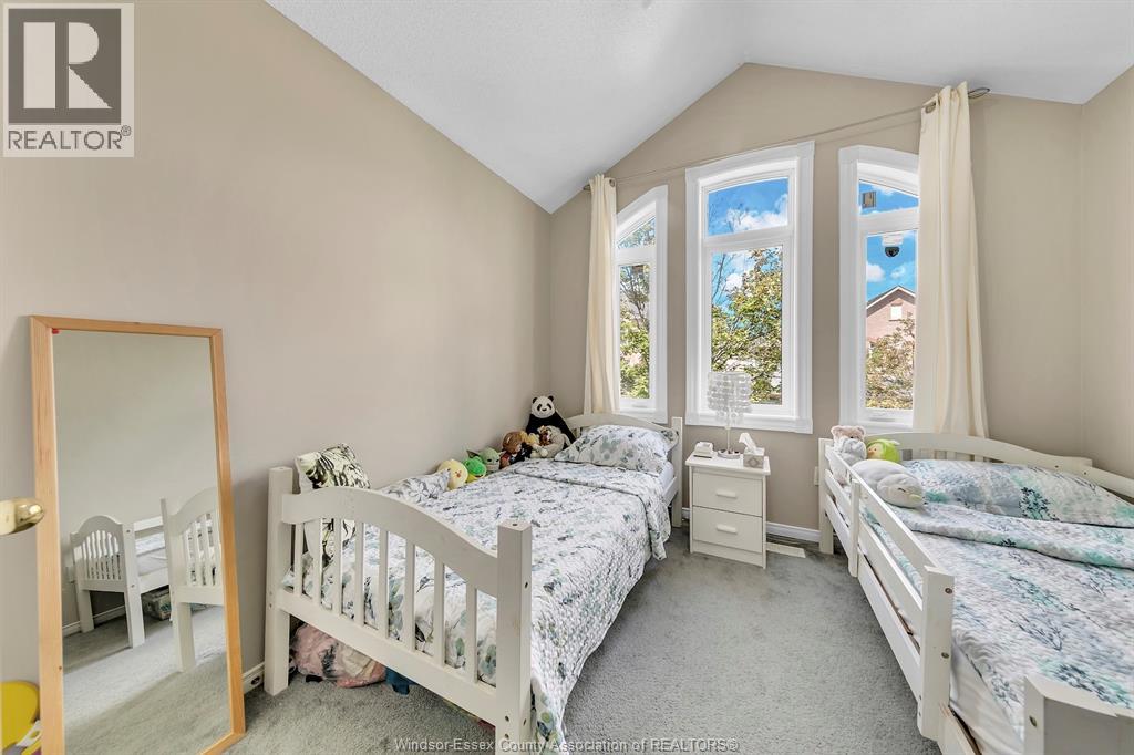 #46 35 TANIA CRESCENT - 20
