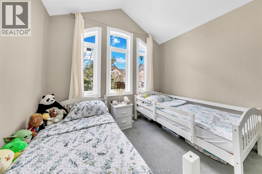 #46 35 TANIA CRESCENT - 21