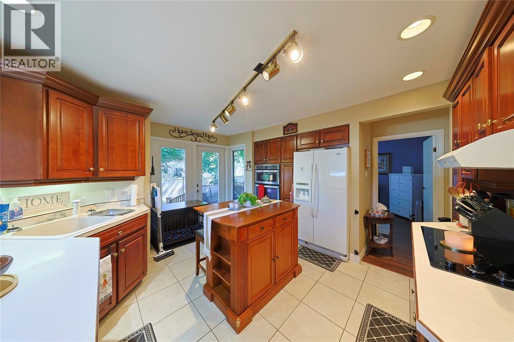 1208 Colborne ROAD - Image 12
