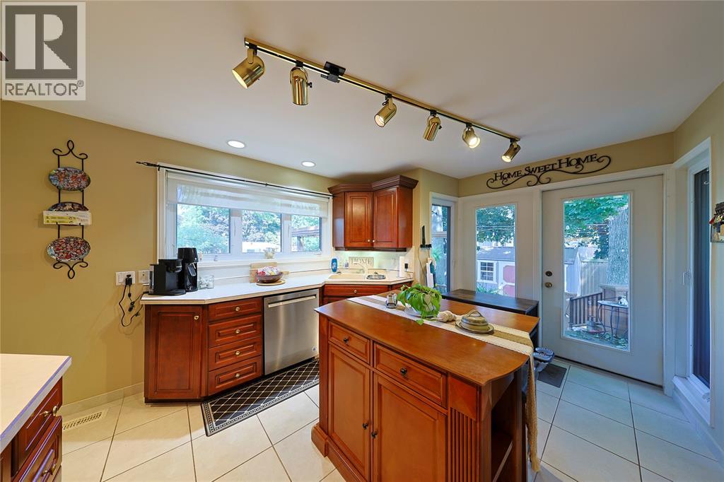 1208 Colborne ROAD - Image 13