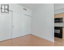 1302 - 126 Simcoe Street, Toronto, ON M5H4E6 Photo 8