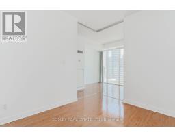 1302 - 126 Simcoe Street, Toronto, ON M5H4E6 Photo 9