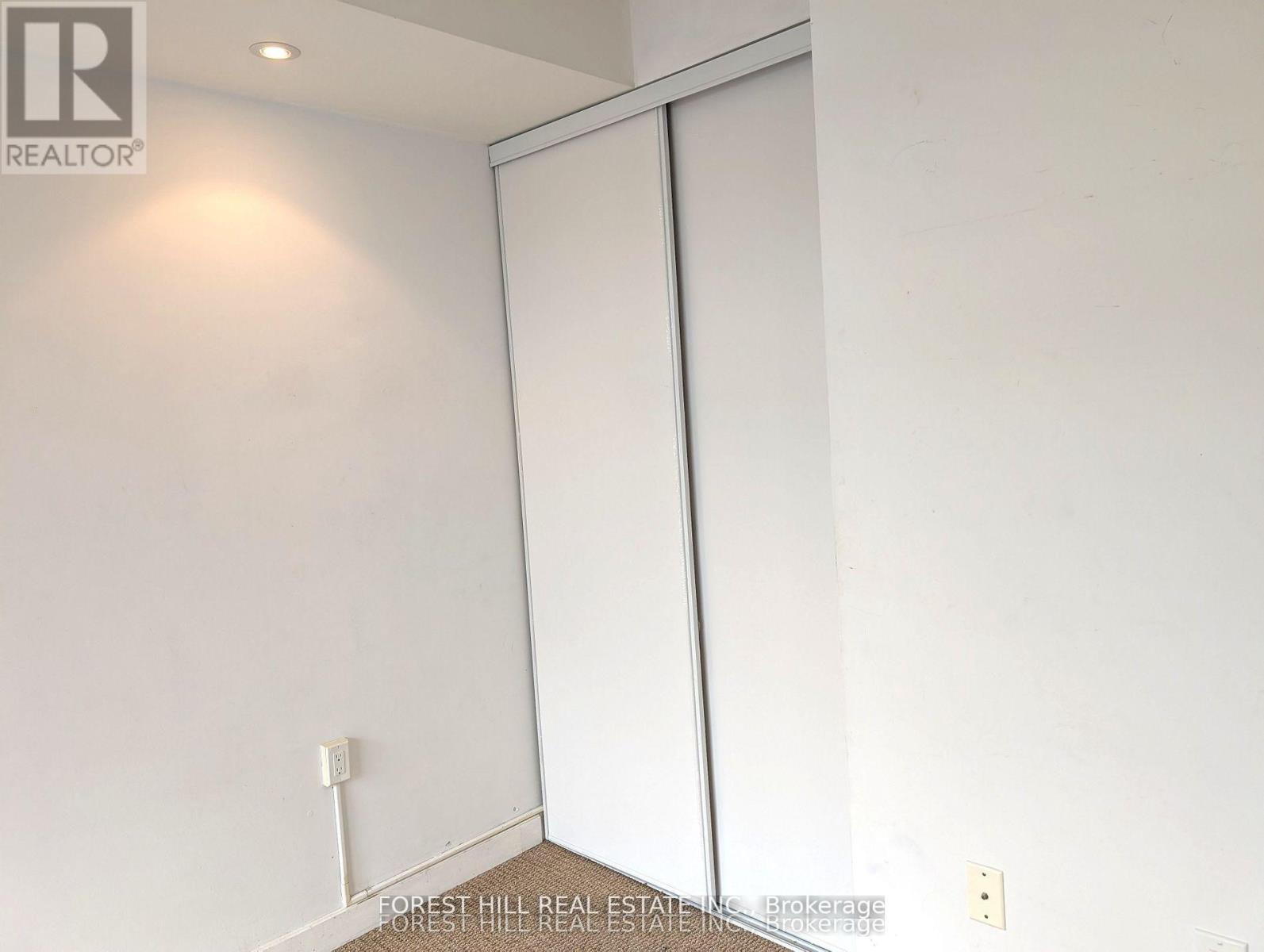 #1808 85 BLOOR STREET E - 14