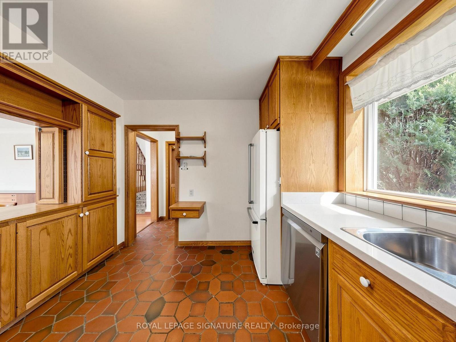 8 TERNHILL CRESCENT - 17