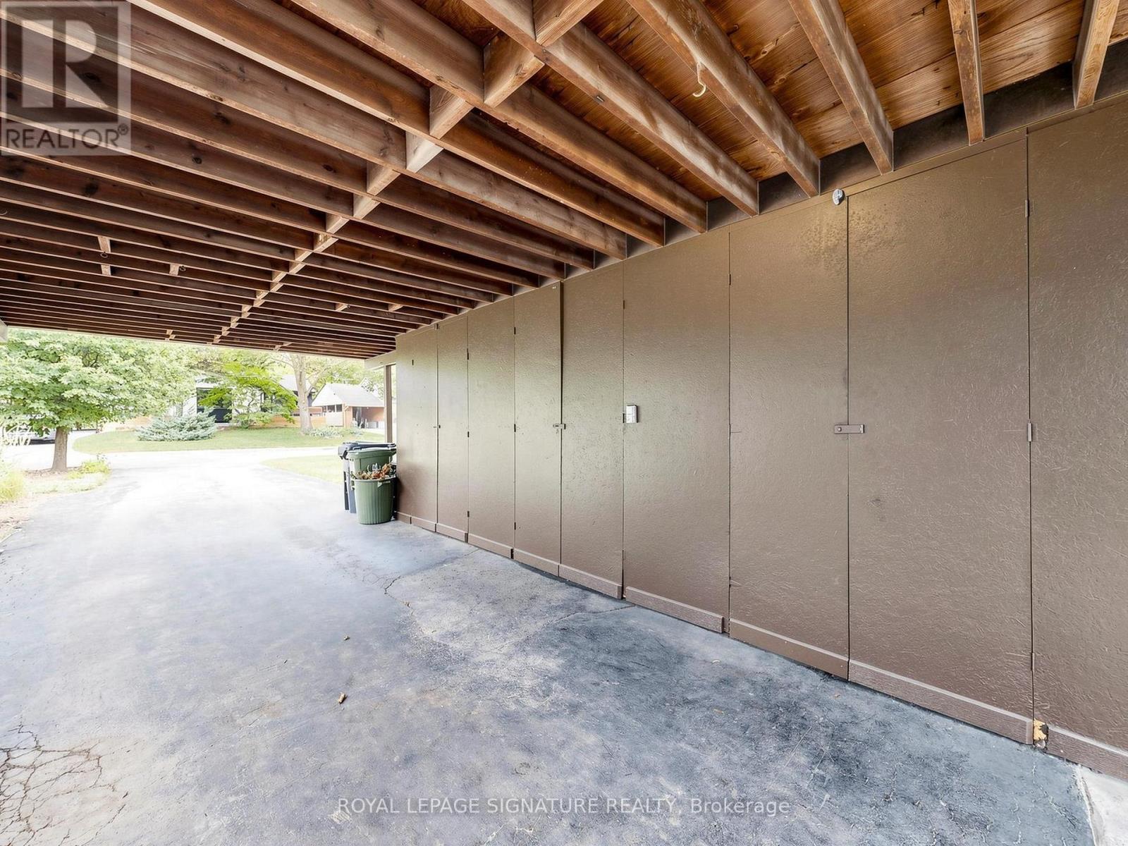 8 TERNHILL CRESCENT - 40