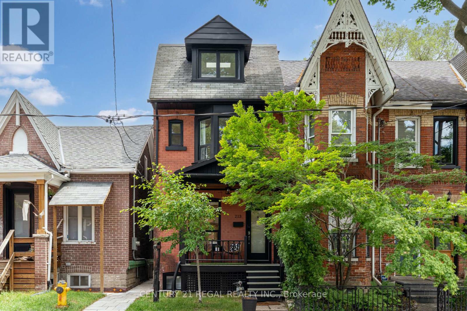 Photo of 213 Boulton Avenue