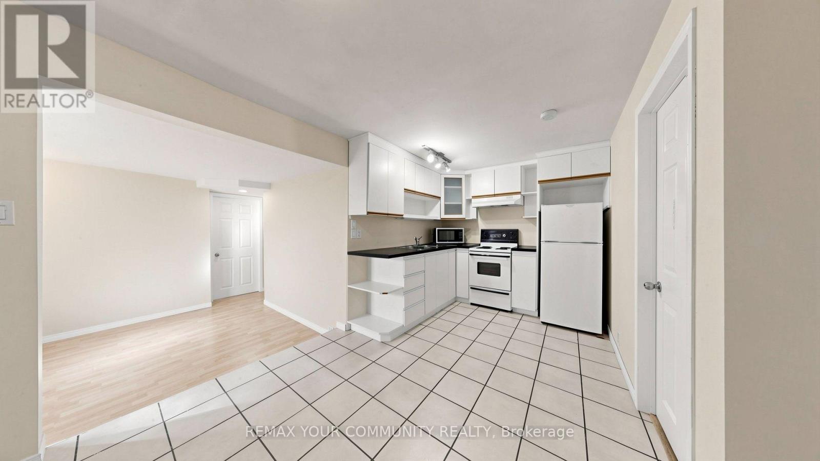 73 ROBINSON AVENUE - 16