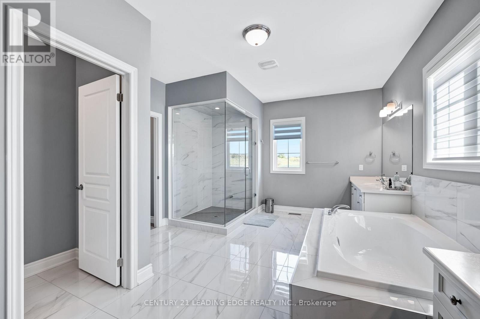 56 WALTER TUNNY CRESCENT - Image 22