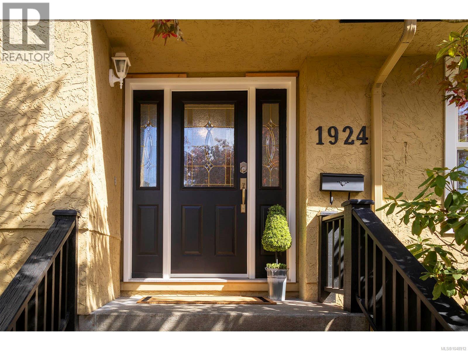 1924 Casa Marcia Cres - 2