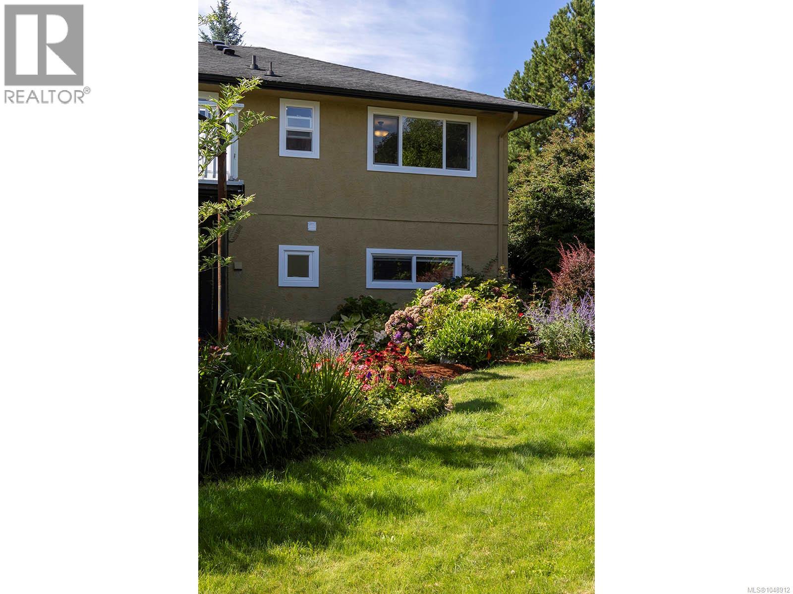 1924 Casa Marcia Cres - Image 32