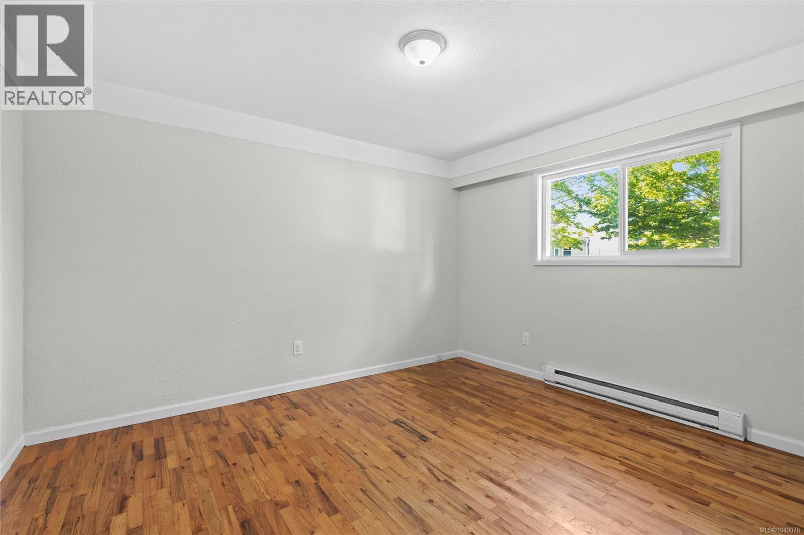 1575 Burton Ave - 13