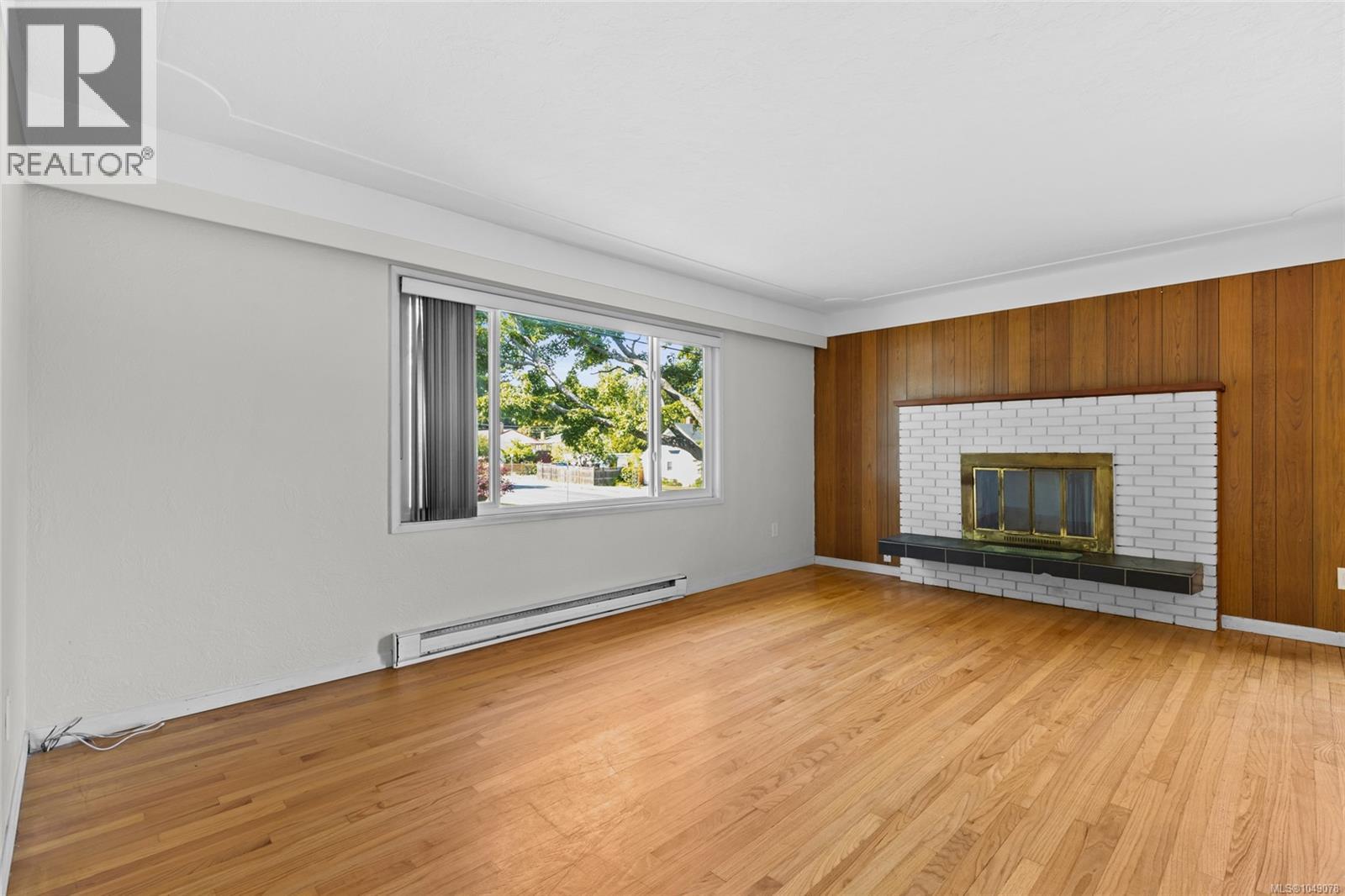1575 Burton Ave - 3