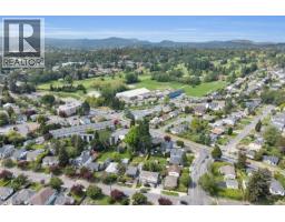 1575 Burton Ave, Victoria, BC V8T2N3 Photo 40