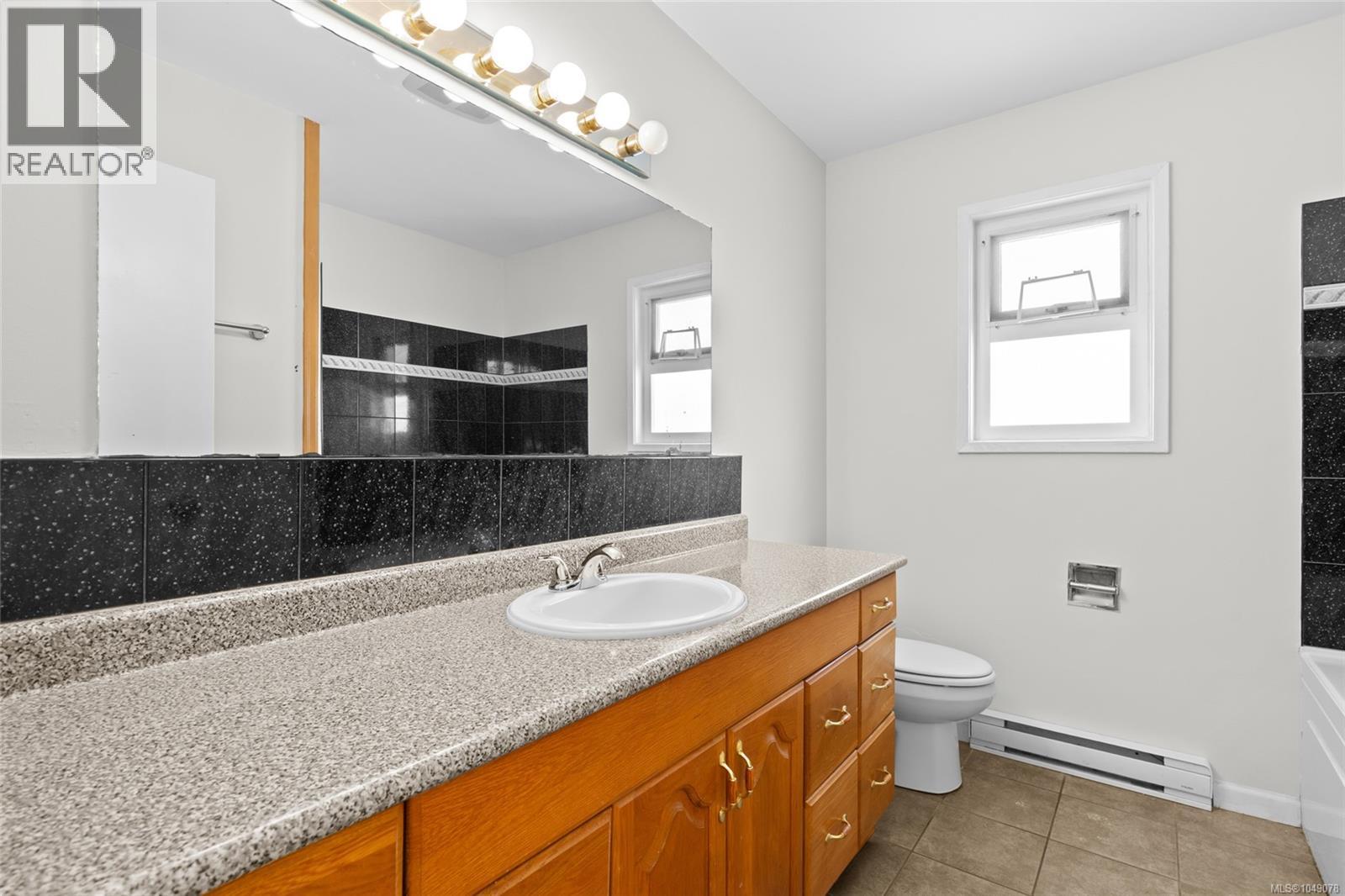 1575 Burton Ave - 16