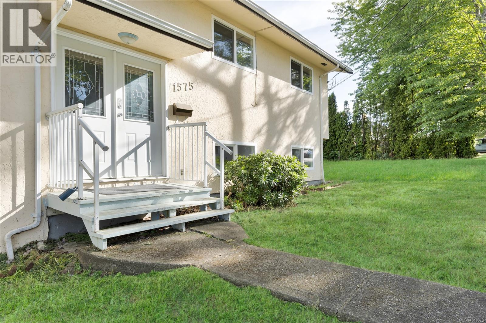 1575 Burton Ave - 2