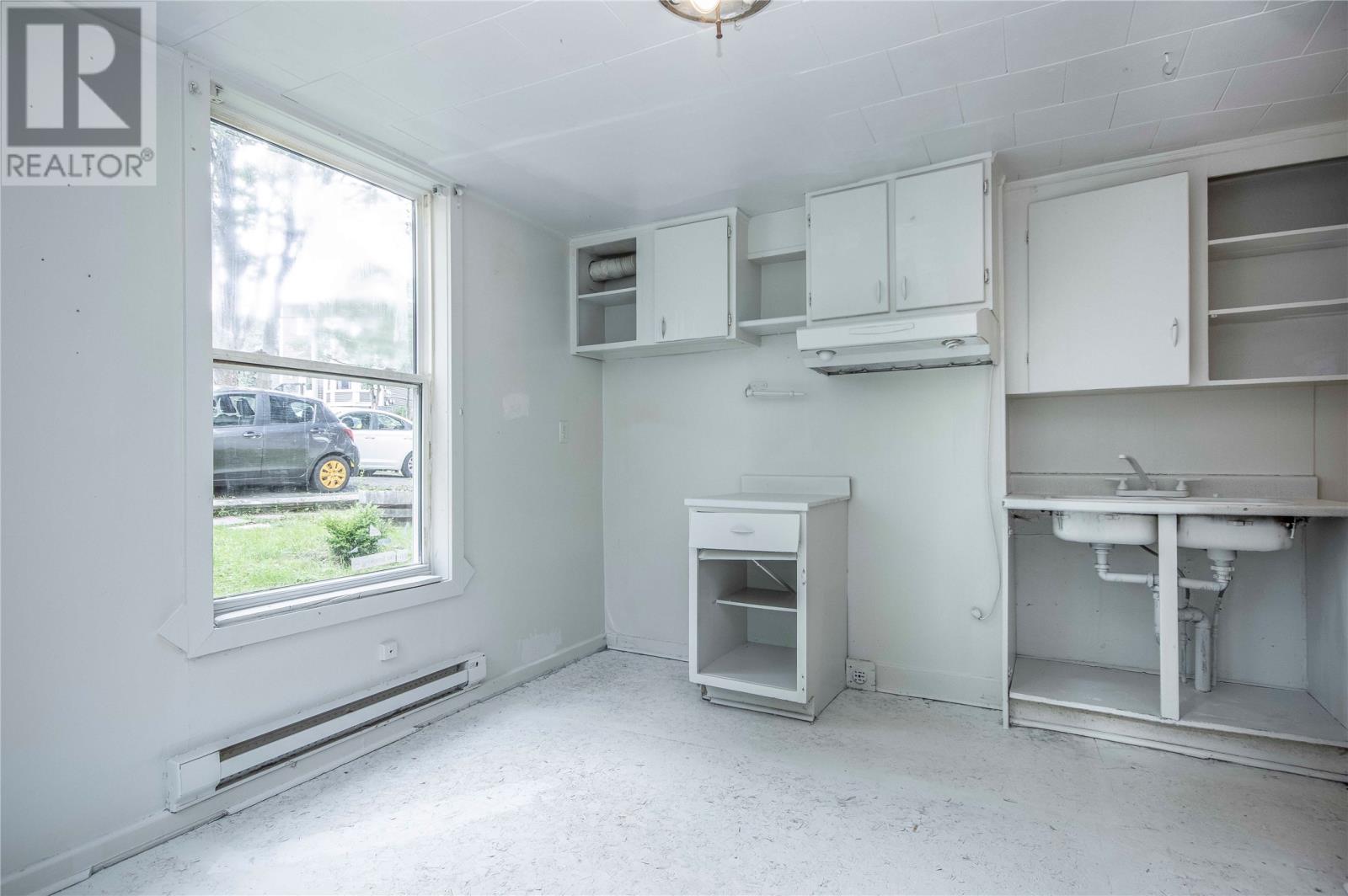 19 Golf Avenue, St. John's — photo 5
