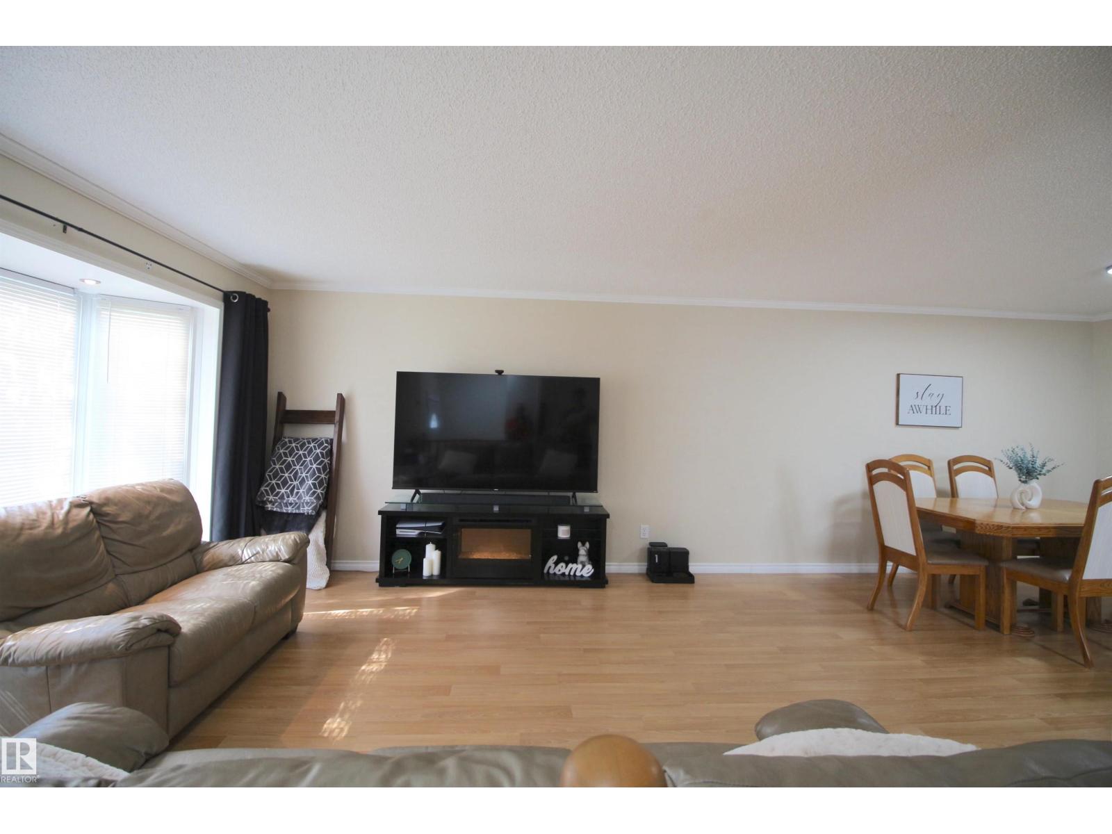 5132 52ave - 15