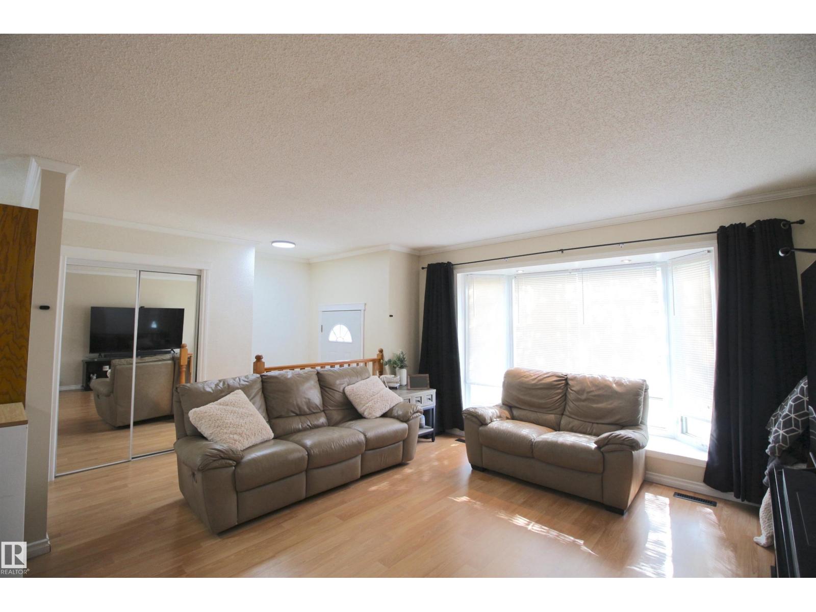 5132 52ave - 20