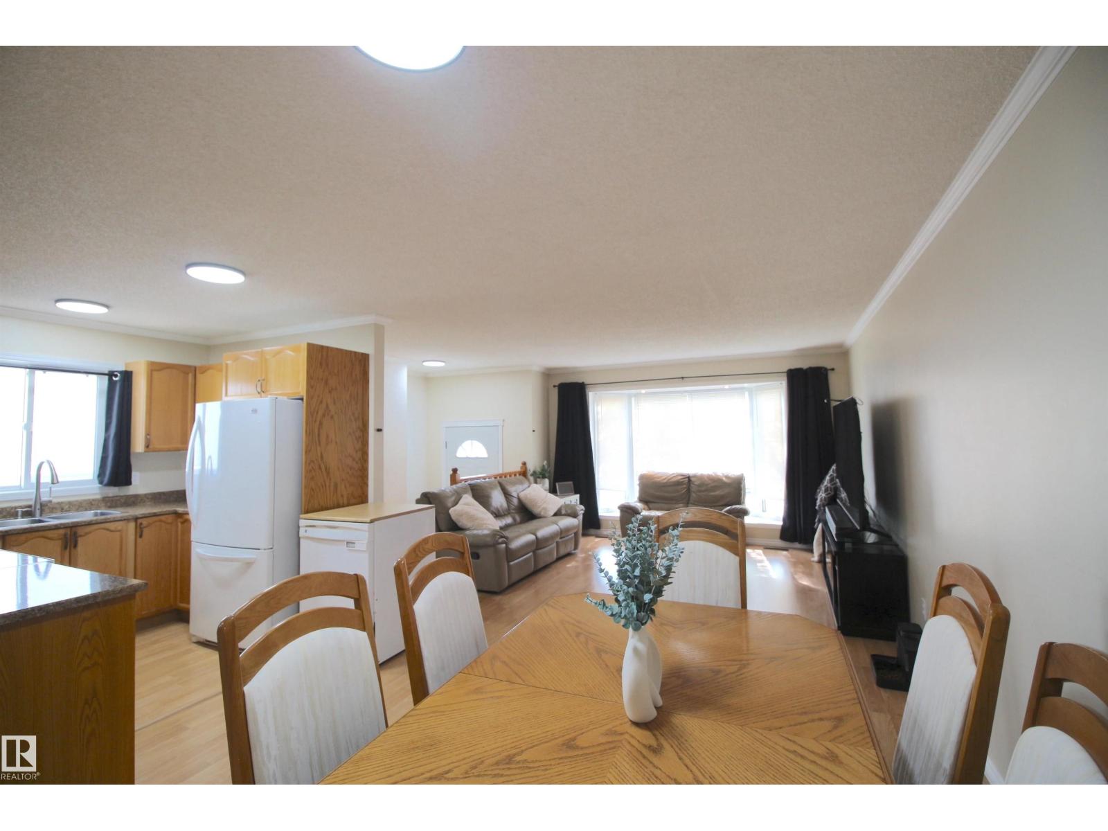 5132 52ave - 21