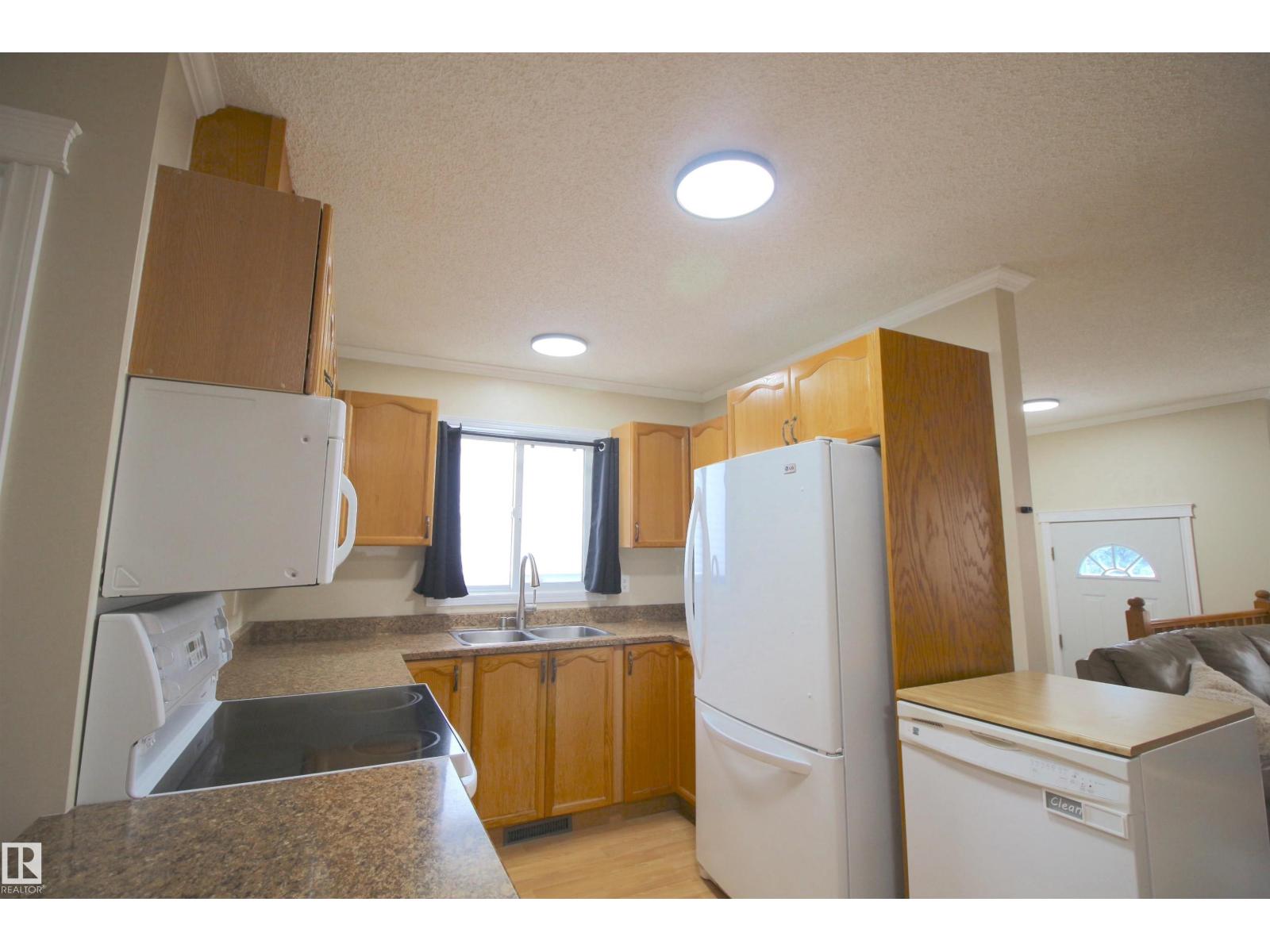 5132 52ave - 24