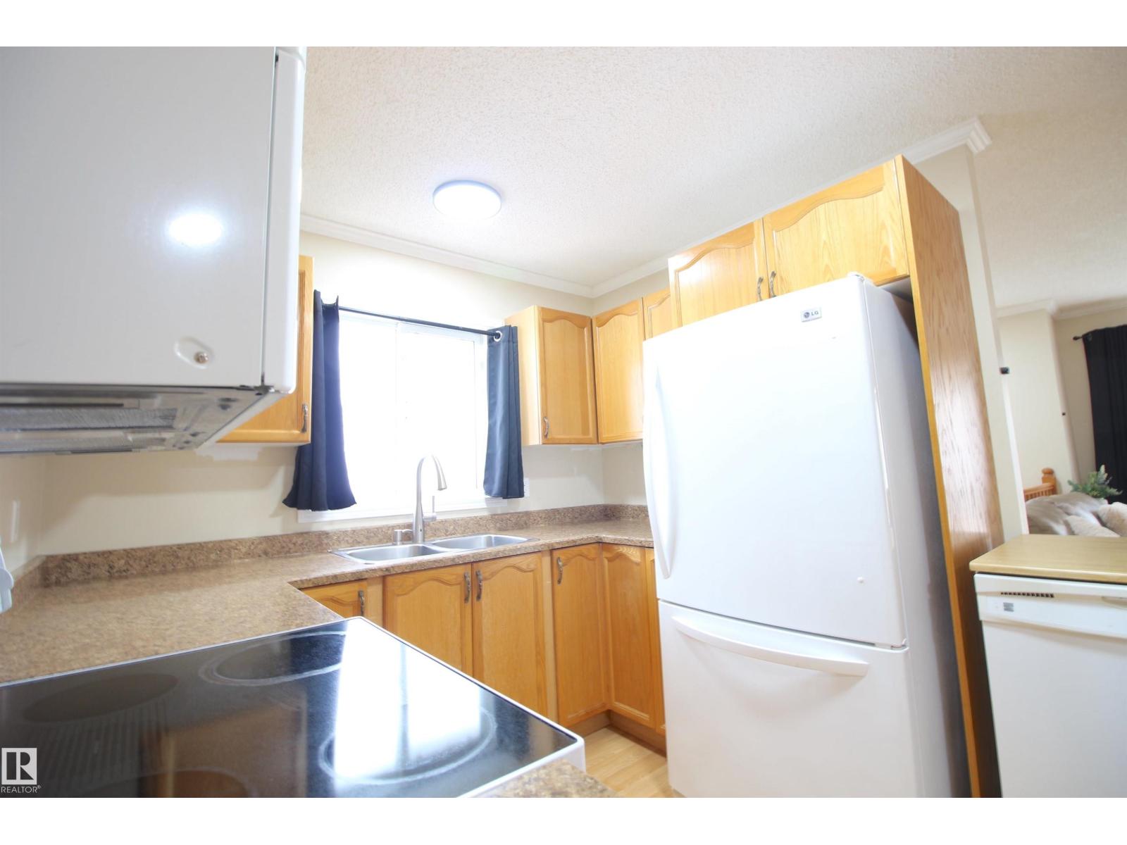 5132 52ave - 25