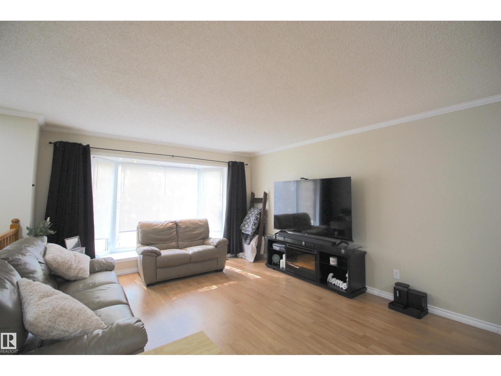 5132 52ave - 26