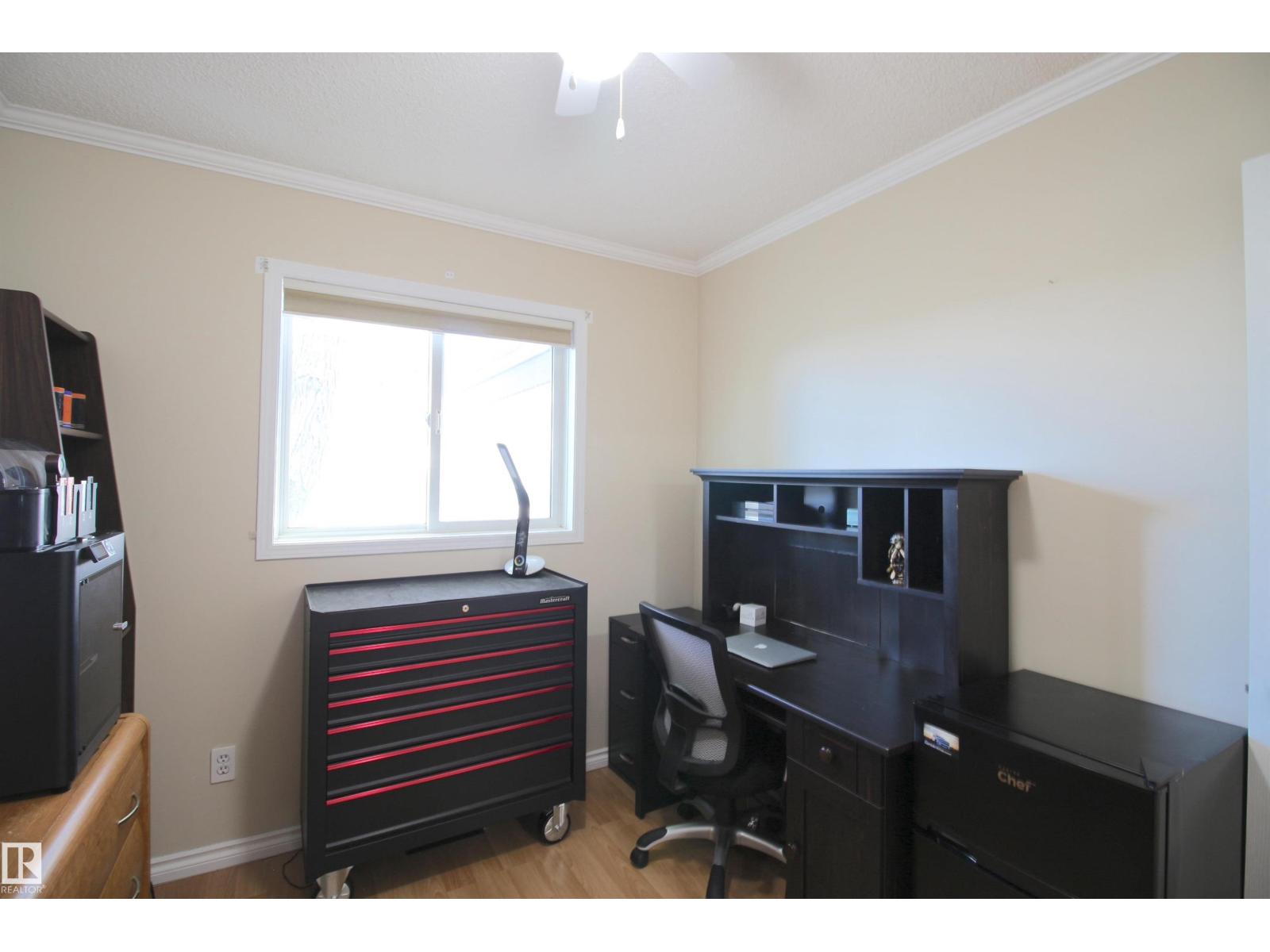 5132 52ave - 31
