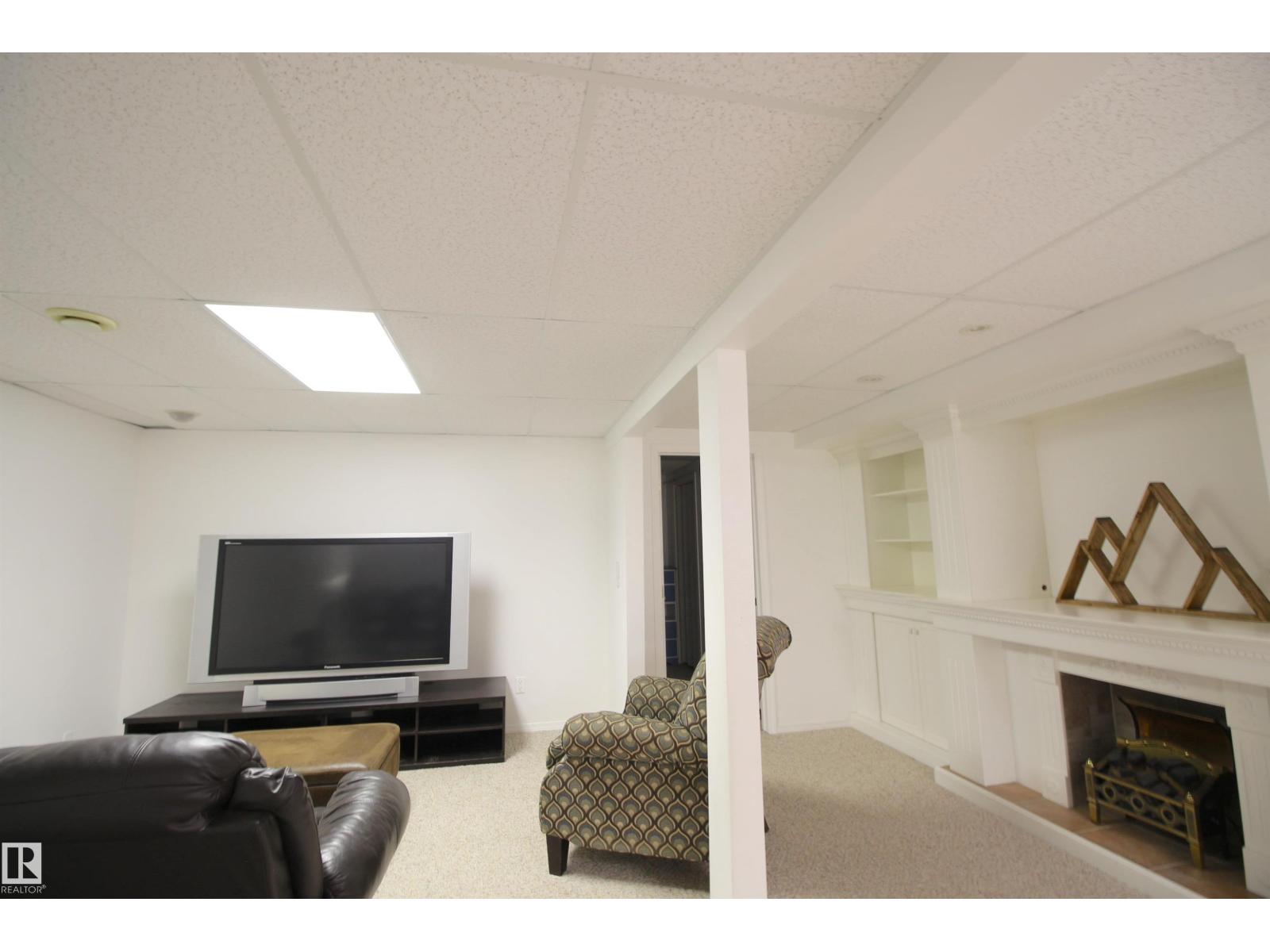 5132 52ave - 37