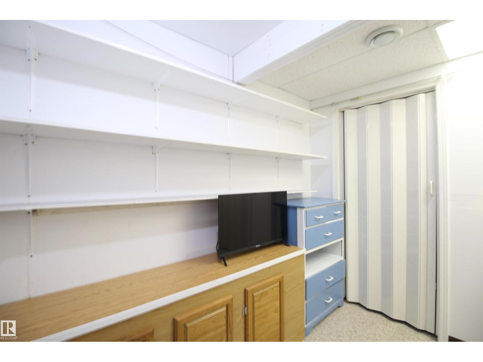 5132 52ave - 42