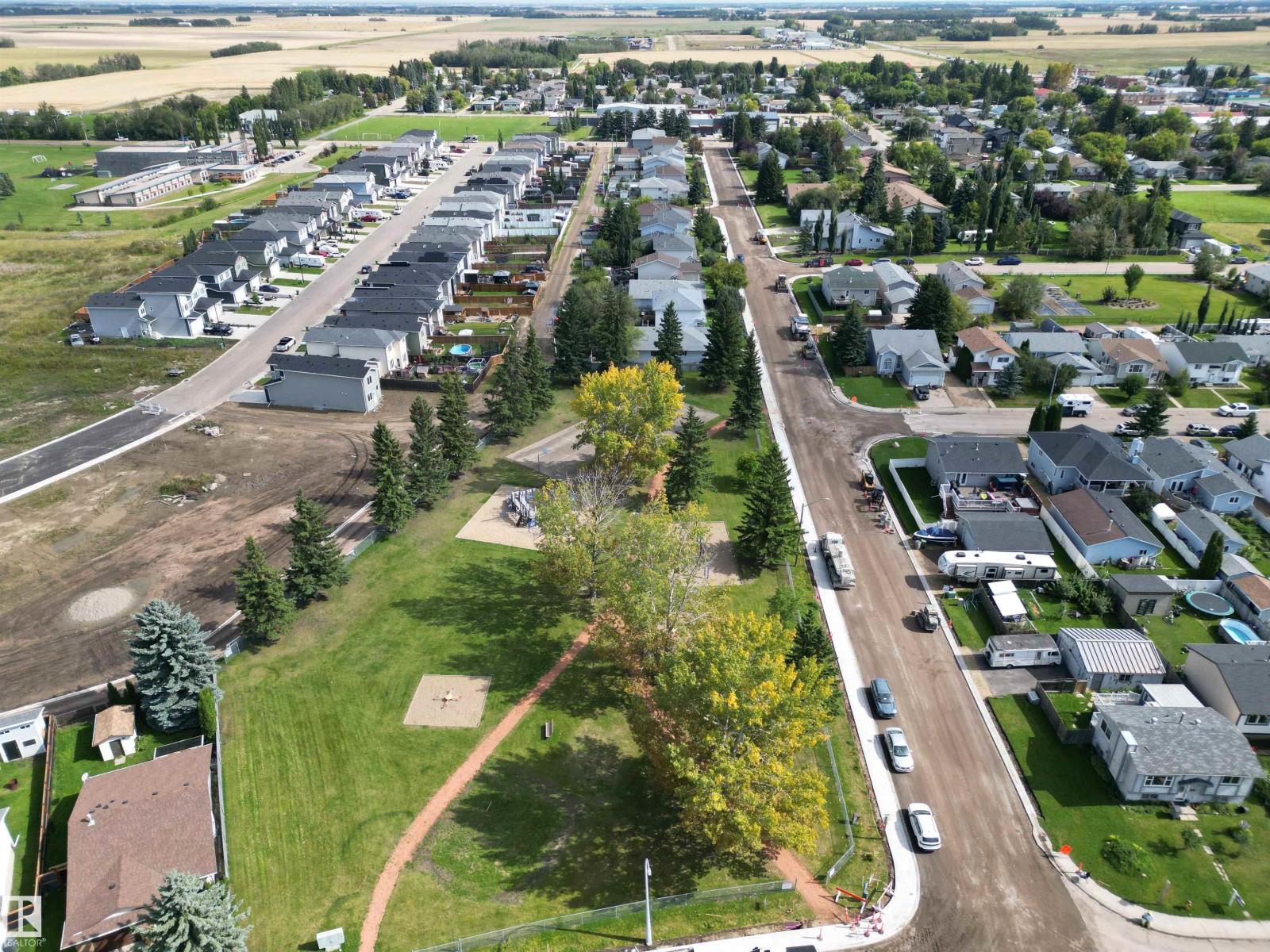 5132 52ave - 51