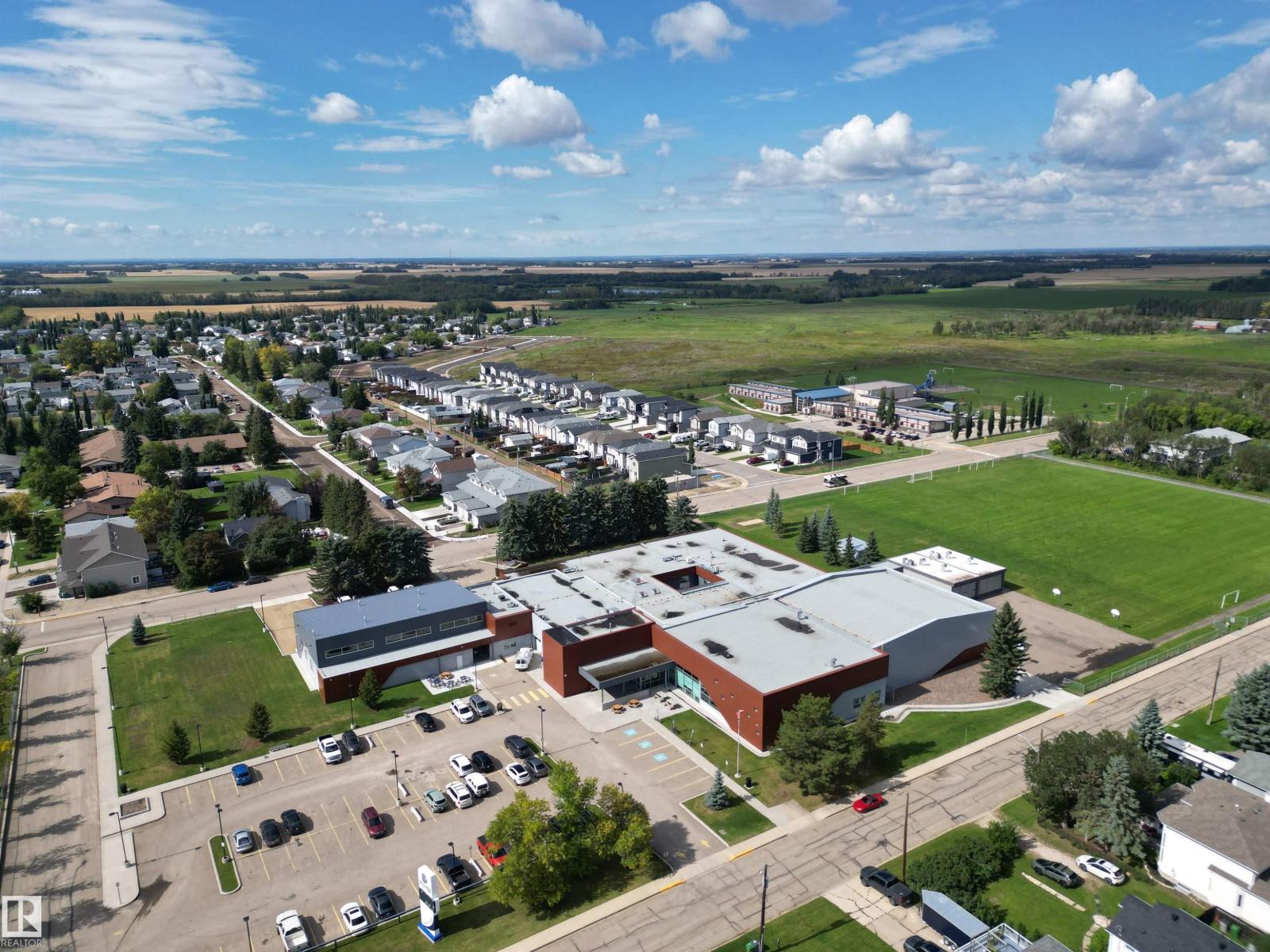 5132 52ave - 53