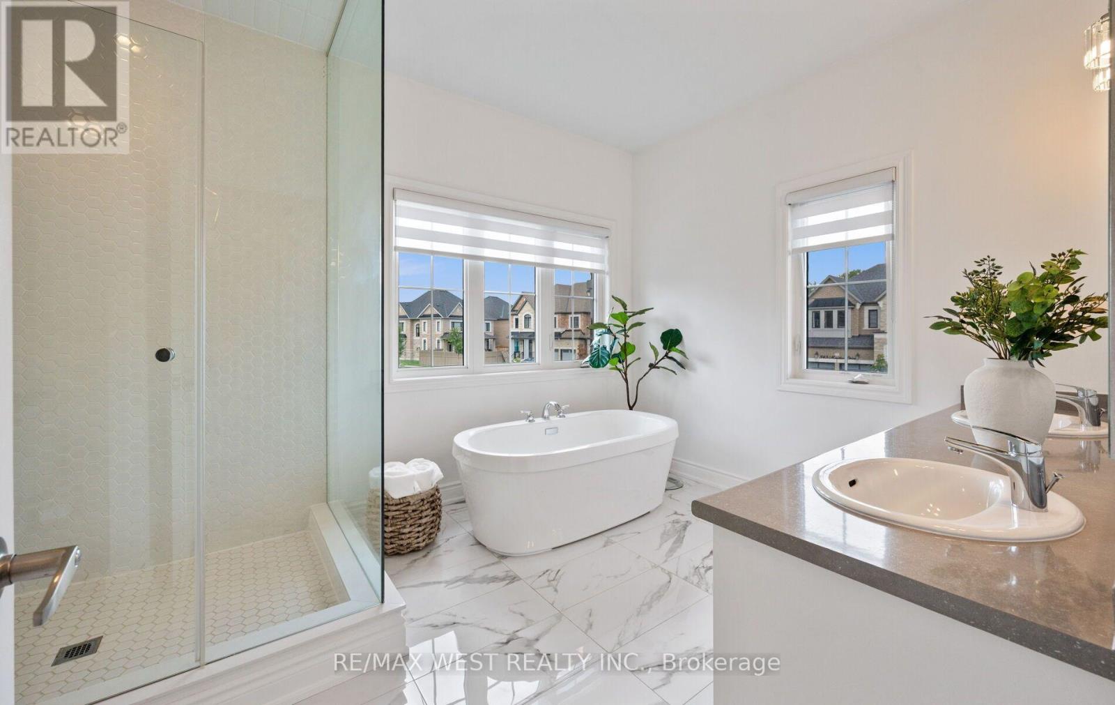 133 ROTONDO CRESCENT - 17
