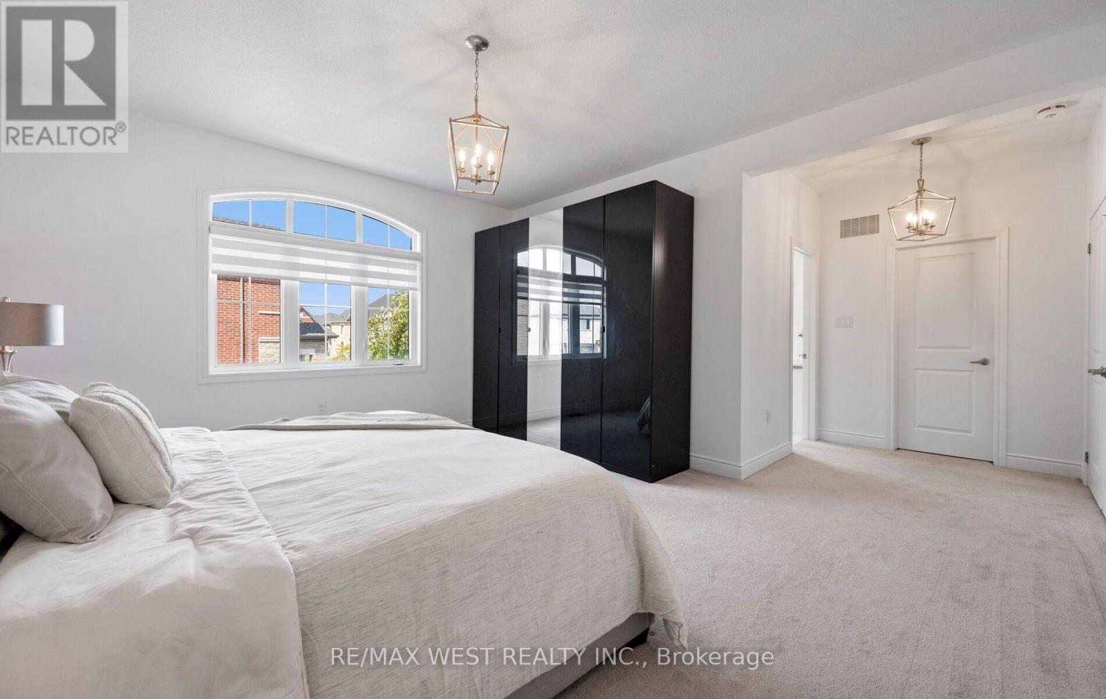 133 ROTONDO CRESCENT - 28