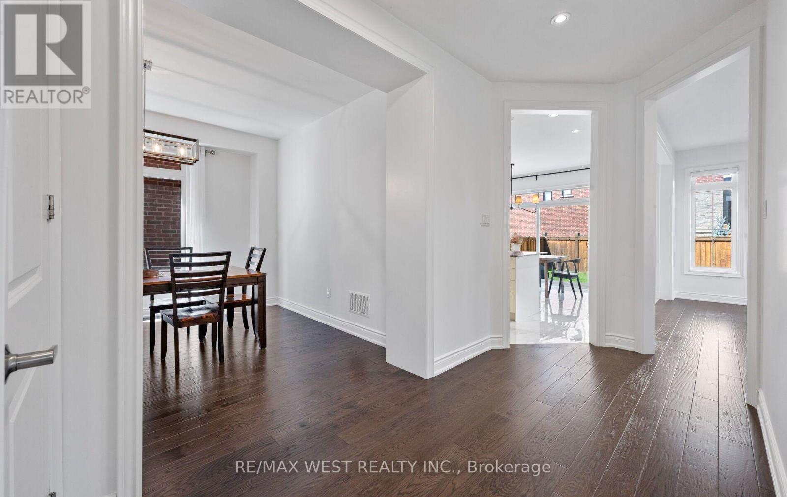 133 ROTONDO CRESCENT - 4