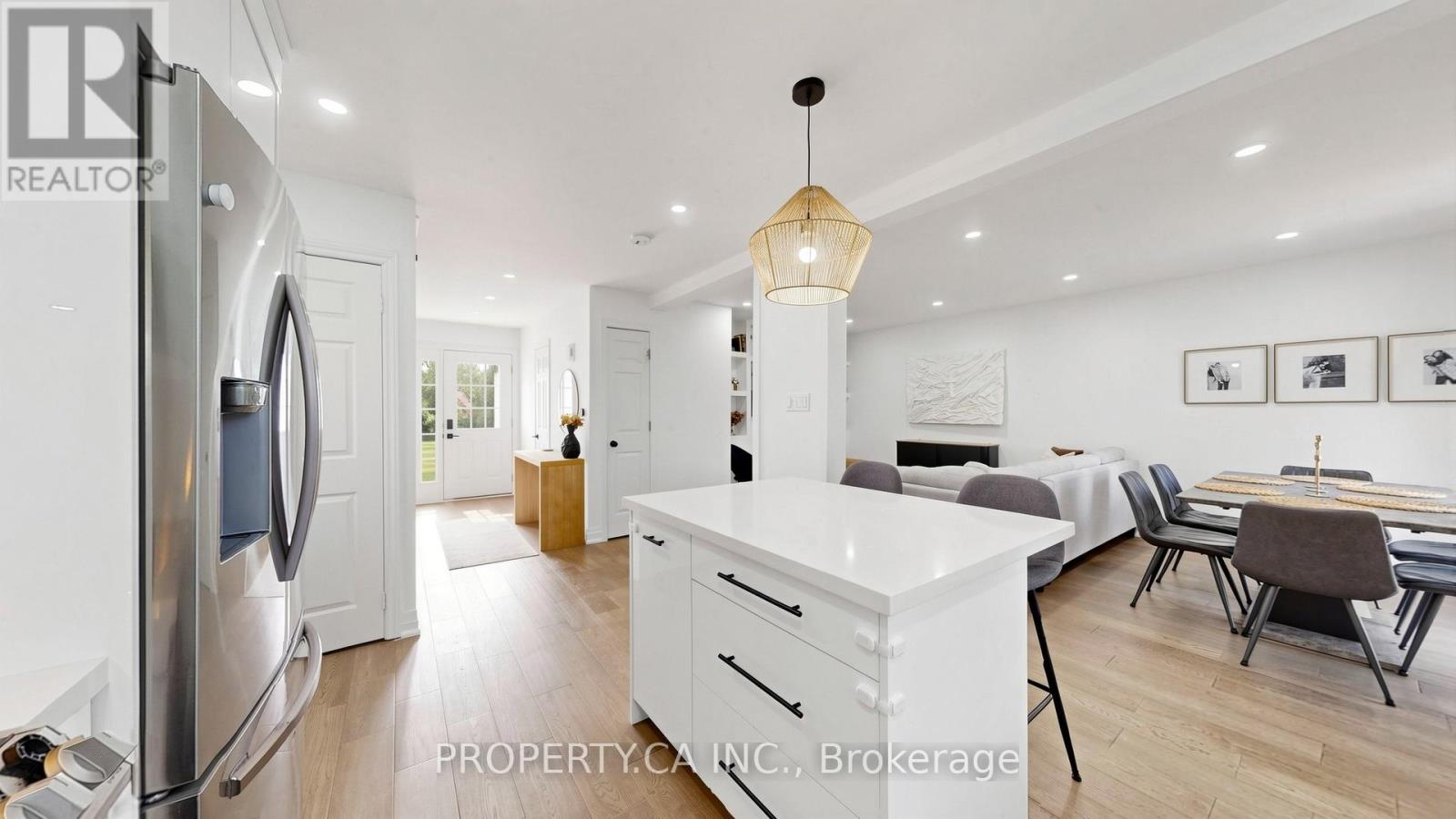 32 HODGINS AVENUE - 12