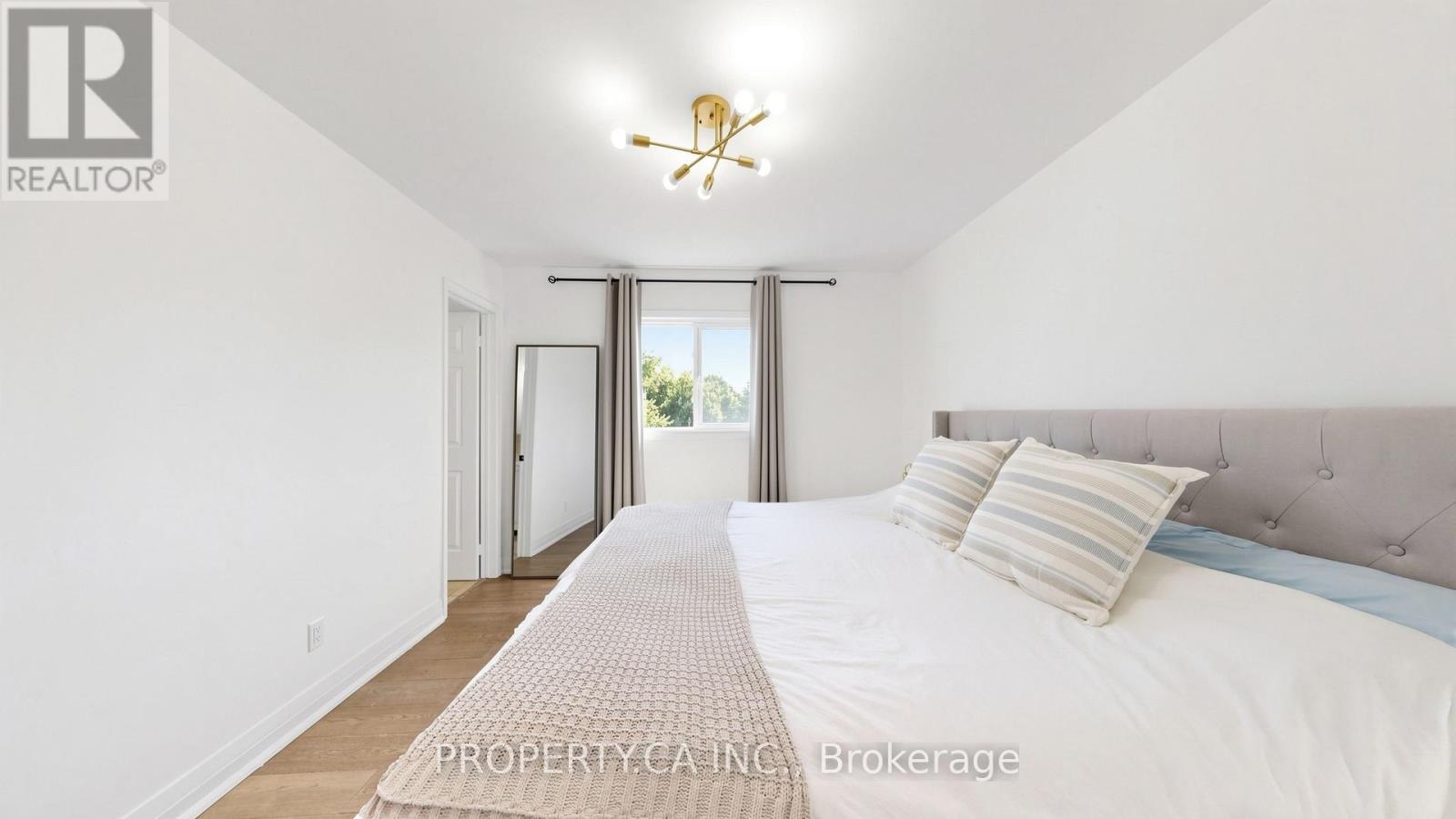32 HODGINS AVENUE - 22