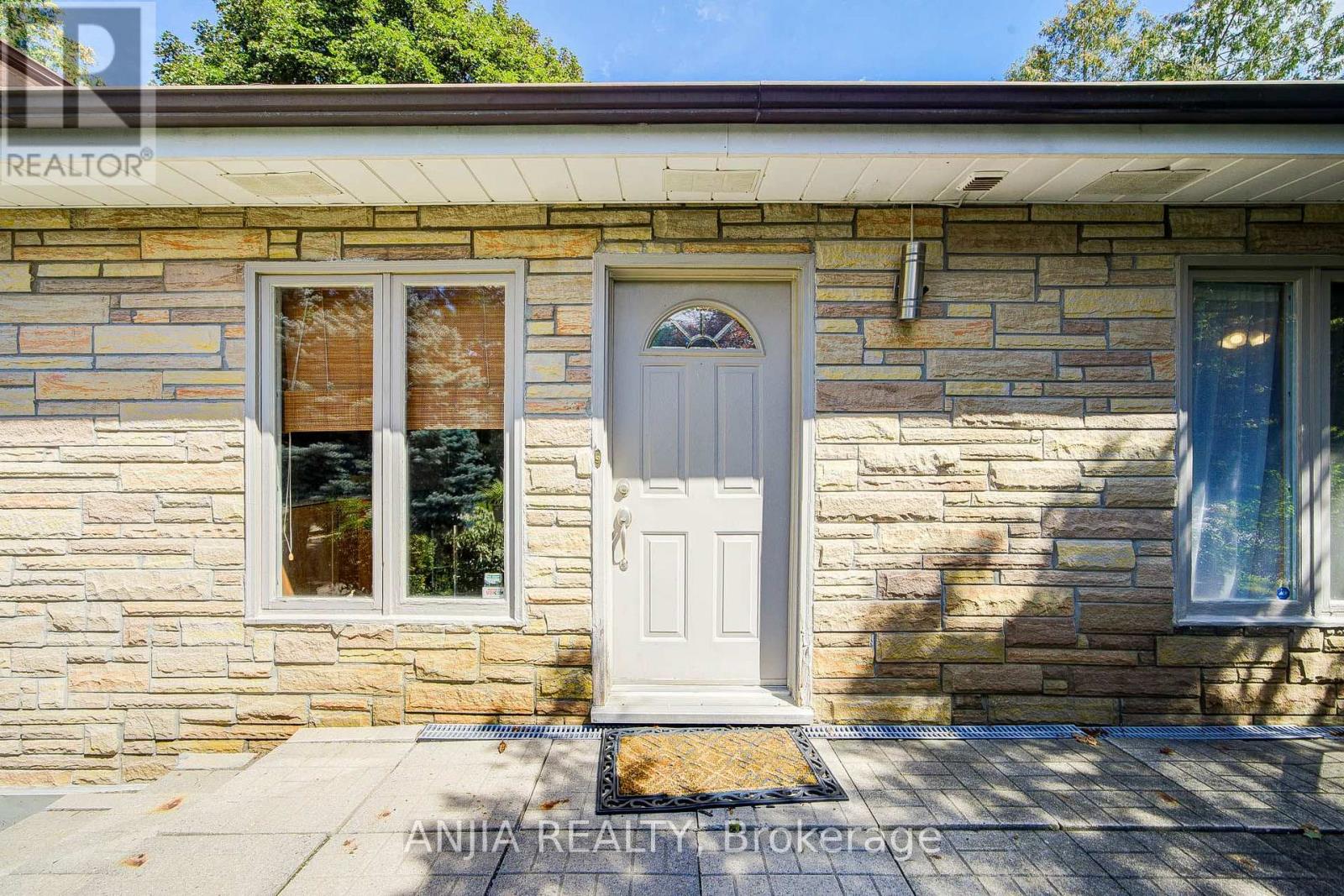 21 PRINCESS STREET, Markham photo 4
