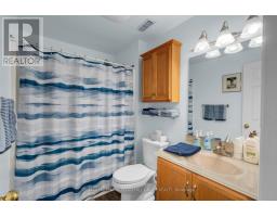 18 Draper Crescent, Barrie, ON L4N8A9 Photo 13