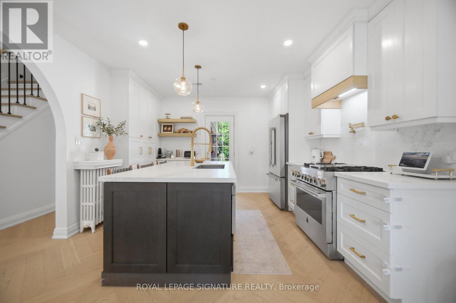 2 WEMBLEY AVENUE - 16