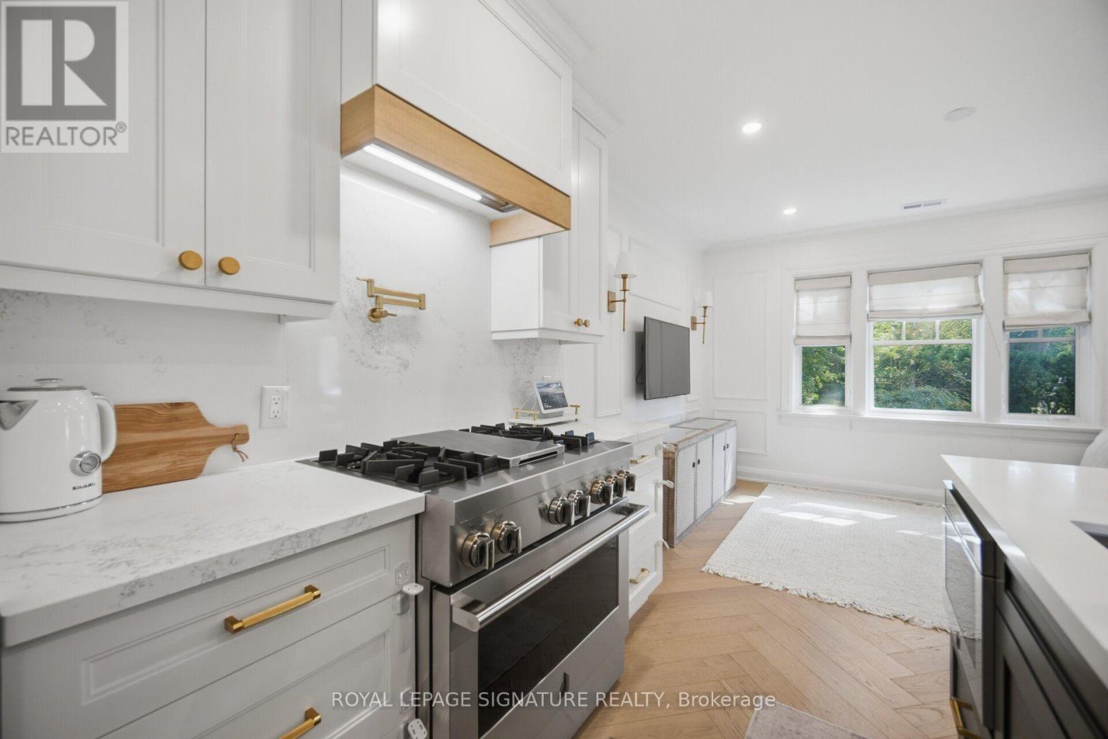 2 WEMBLEY AVENUE - 18