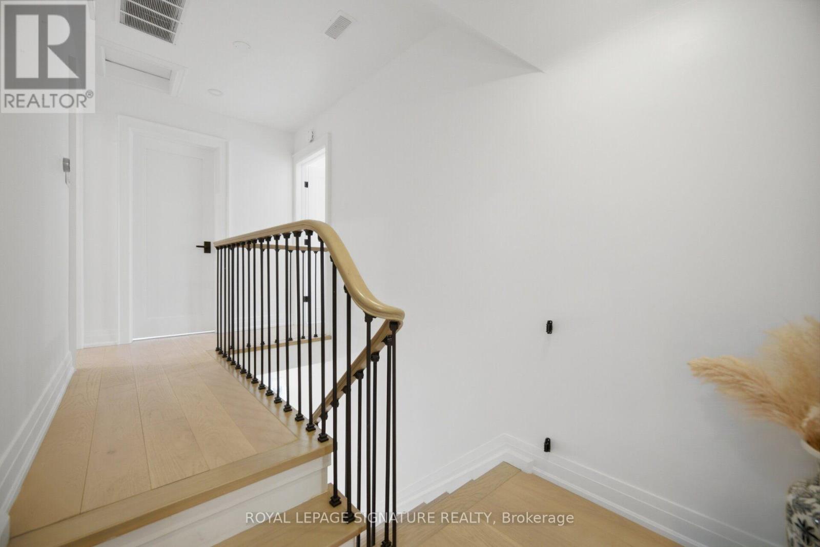 2 WEMBLEY AVENUE - 21