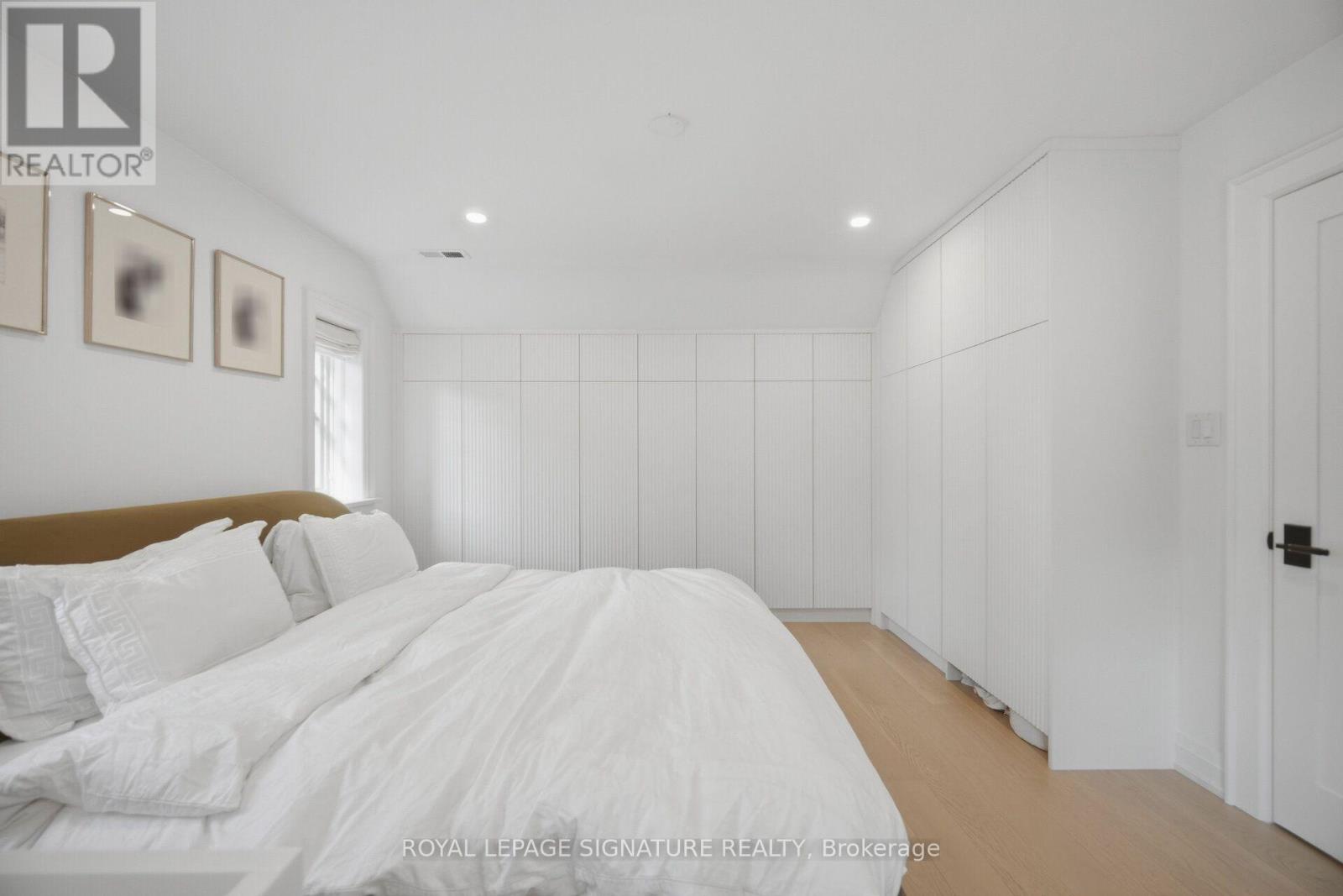 2 WEMBLEY AVENUE - 24