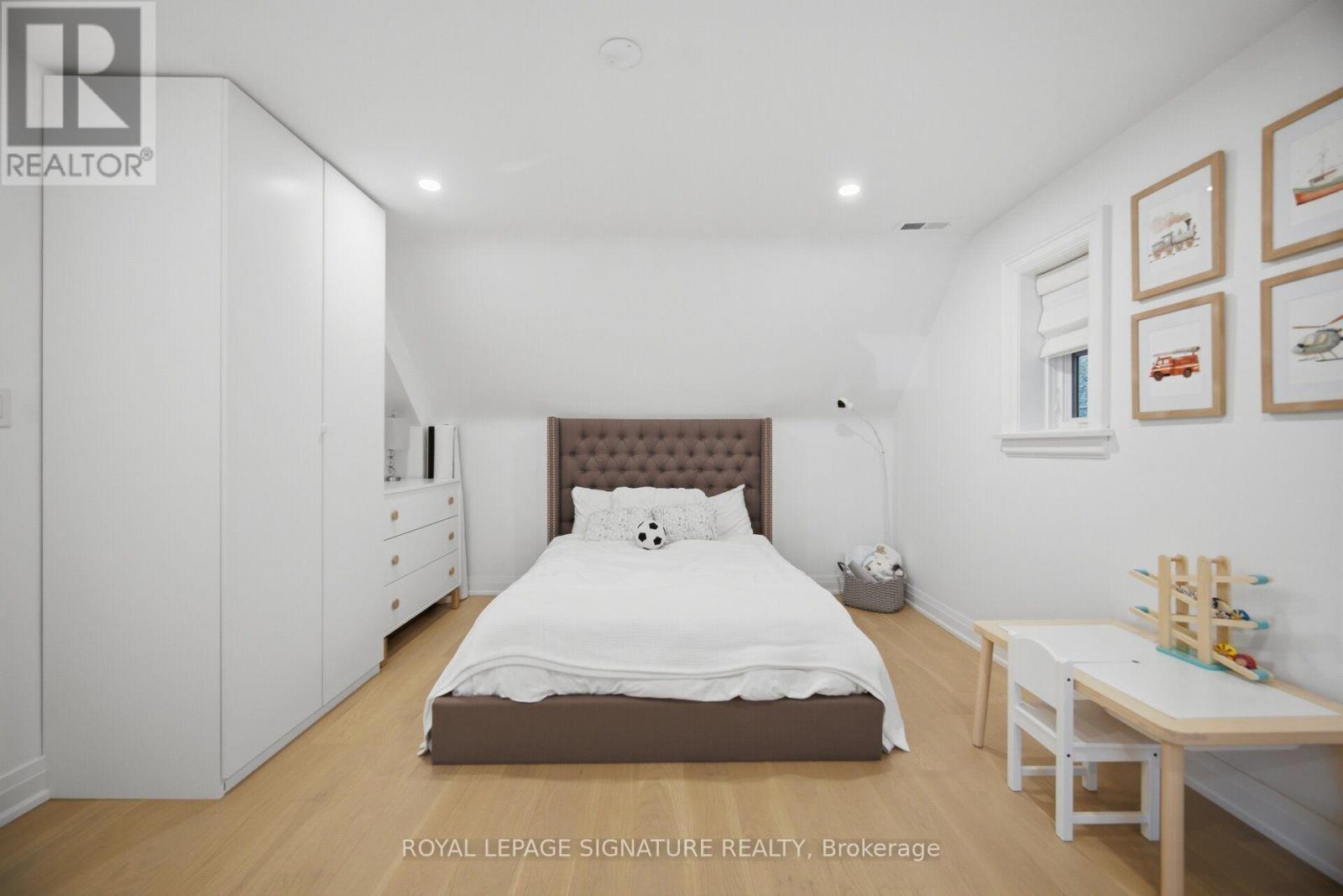 2 WEMBLEY AVENUE - 28