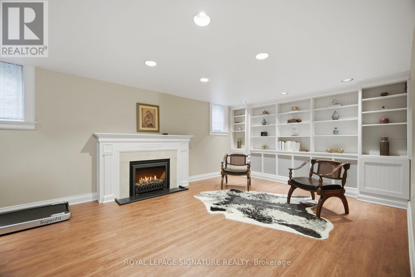 2 WEMBLEY AVENUE - 34