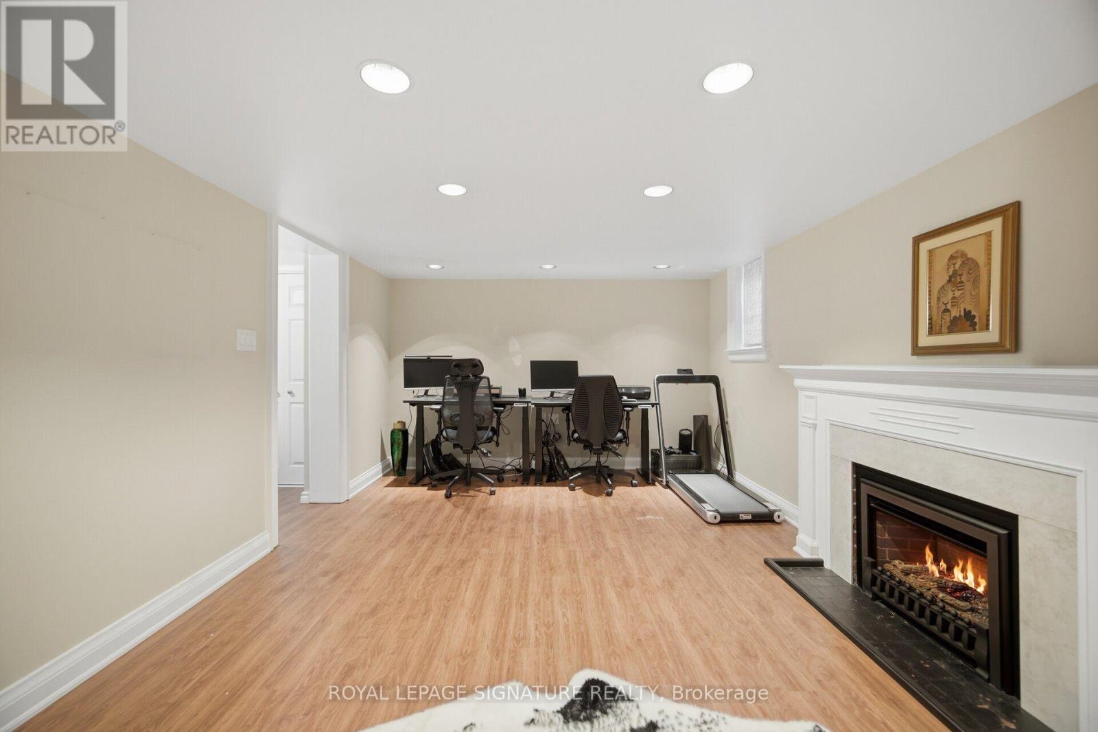 2 WEMBLEY AVENUE - 36