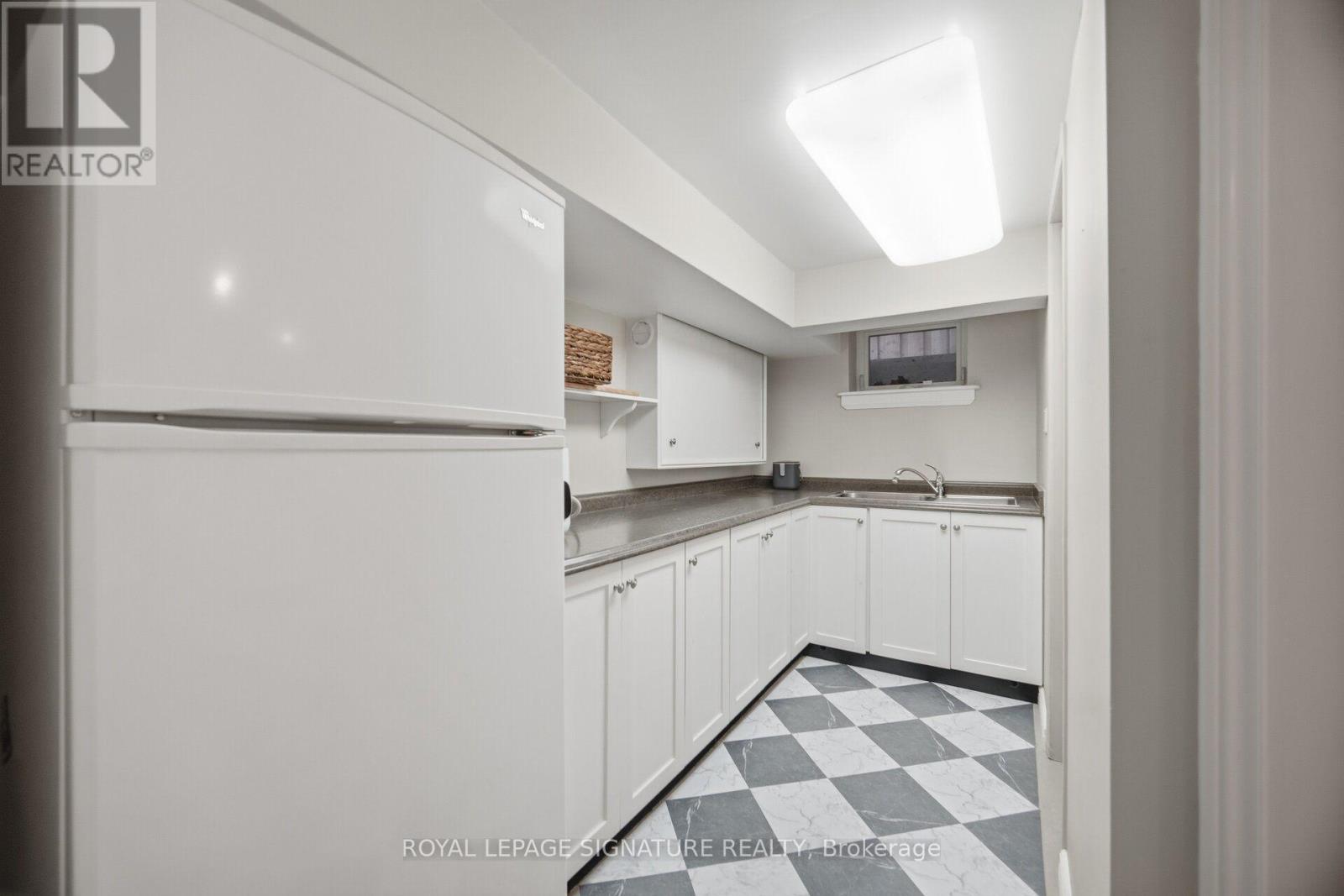 2 WEMBLEY AVENUE - 38